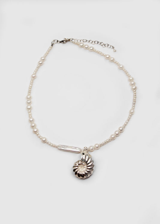 Whispering Shell Choker with Pearls